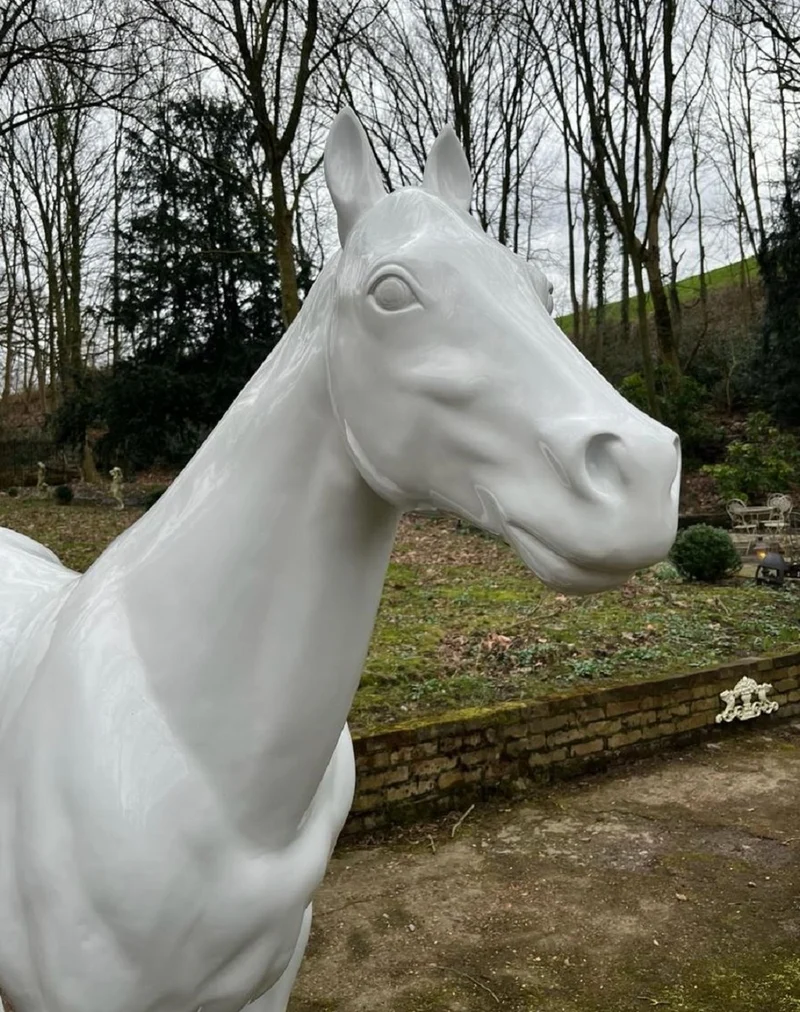 Casa Padrino Luxus XXL Deko Skulptur Pferd Weiß 220 x H. 190 cm
