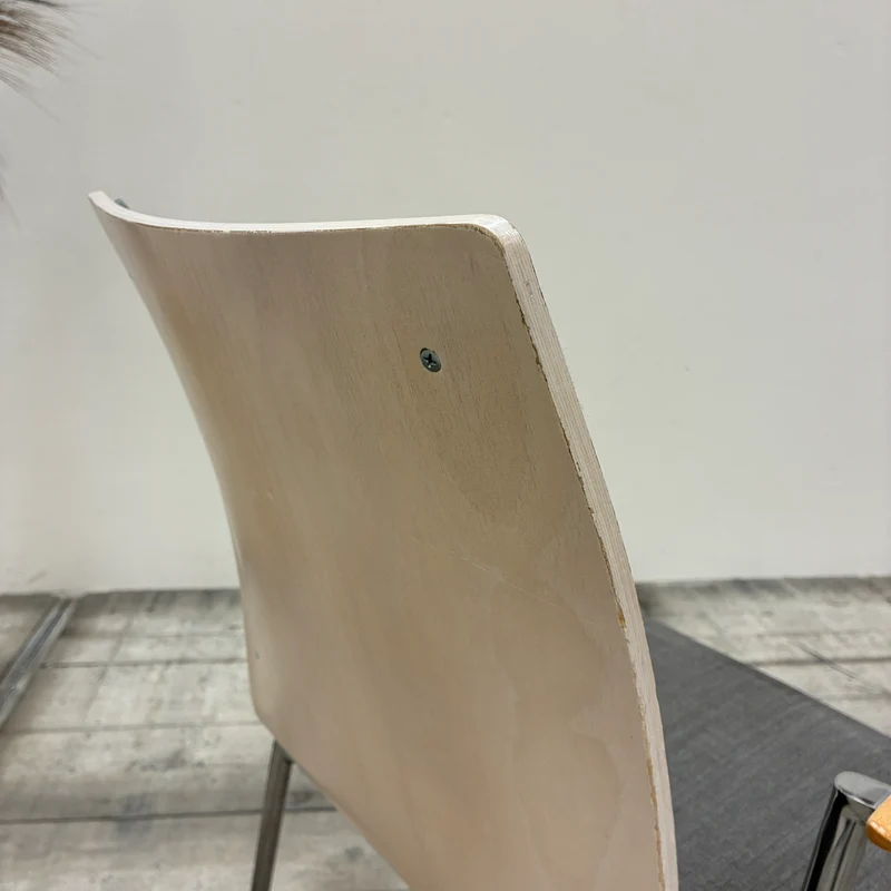 Brunner Stapelstuhl Grau Holz Konferenzstuhl mit Armlehnen Stuhl Gebraucht