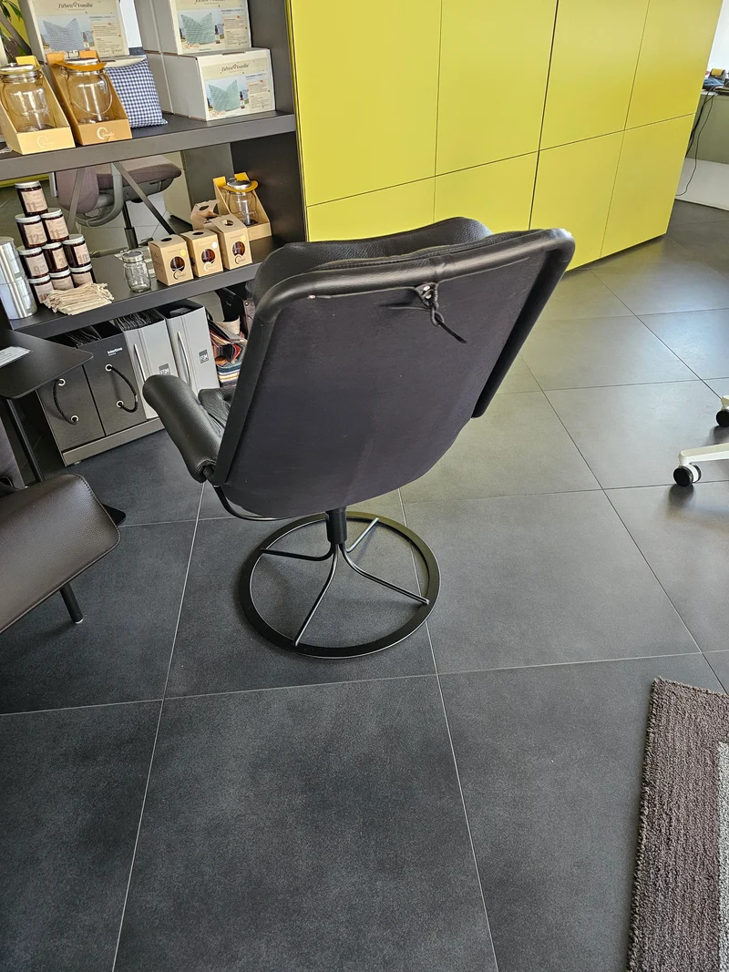 DUX Jetson Chair Special Edition Black