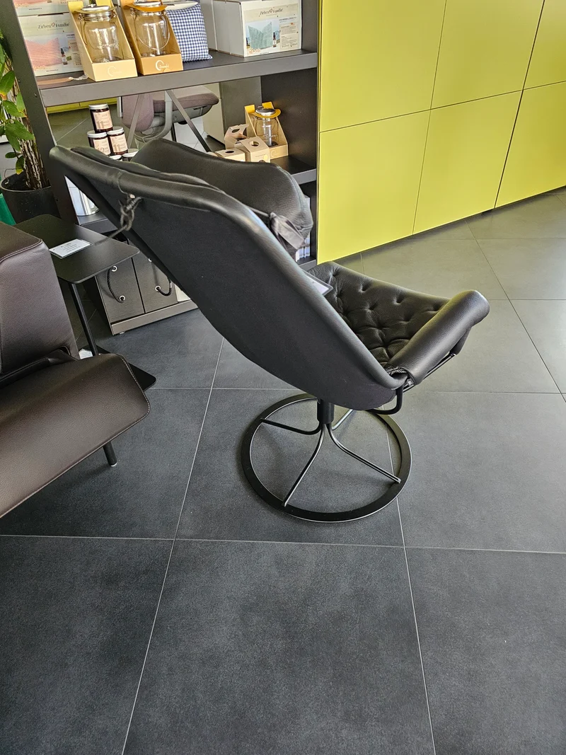 DUX Jetson Chair Special Edition Black