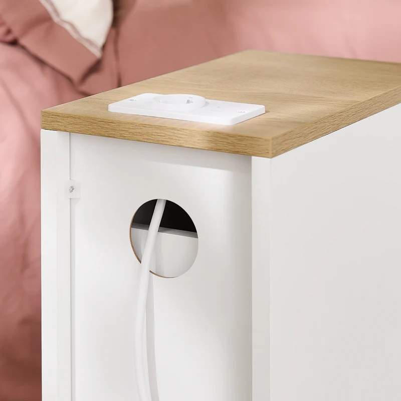 SoBuy FBT111-E-WNx2 zestaw 2 wąskich szafek nocnych ze stacją ładującą, wąskim stolikiem kawowym ze standardowym gniazdkiem, złączem USB i przyłączem typu C, do sypialni, salonu, kolor biały, 20 x 35 x 60 cm