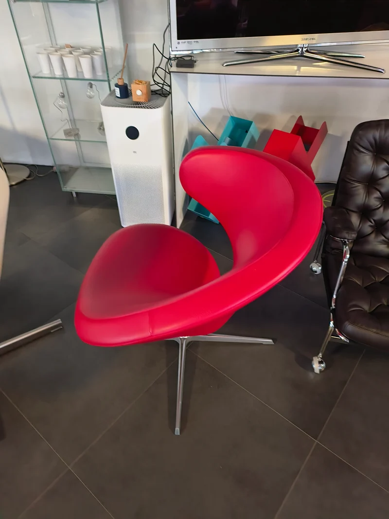 Varier Peel Club Leder Semi Anilin Rot ab Ausstellung