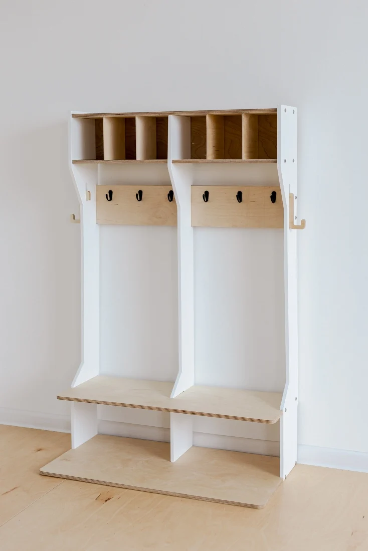 Doppelte Kindergarderobe mit Sitzbank – Geschwister-Garderobe aus Holz