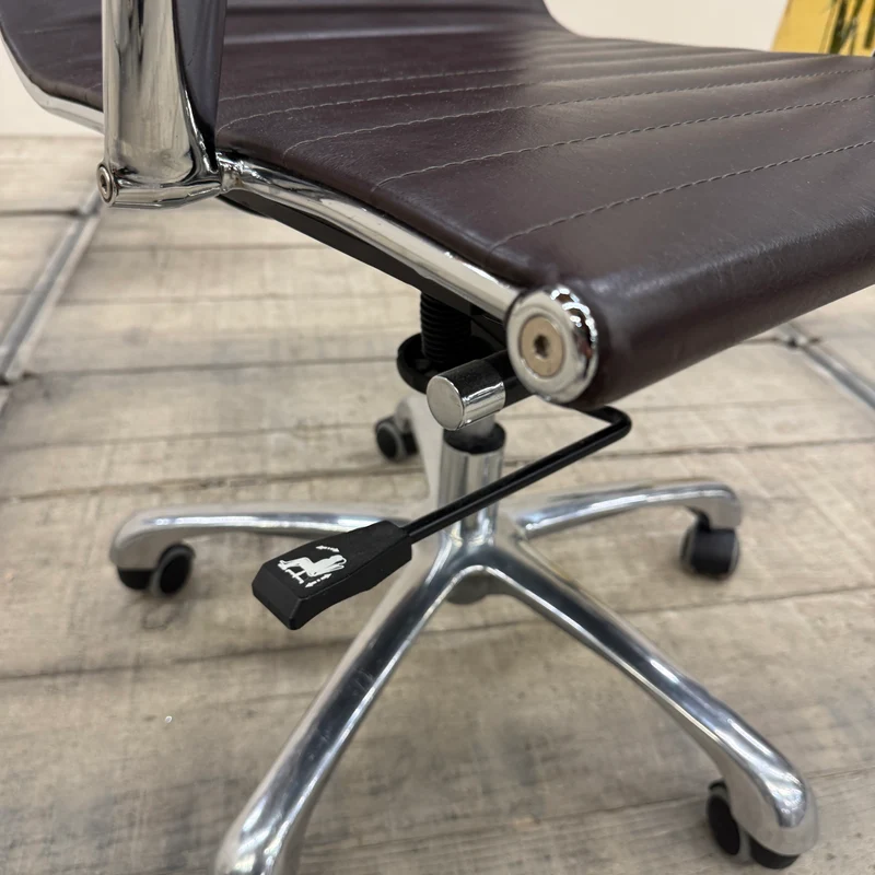 Design Bürostuhl Chefstuhl Aluminium Ribbed Leder Dunkelbraun Gebraucht