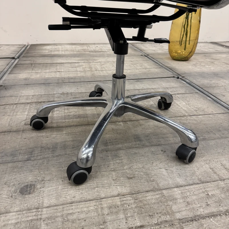 Design Bürostuhl Chefstuhl Aluminium Ribbed Leder Dunkelbraun Gebraucht