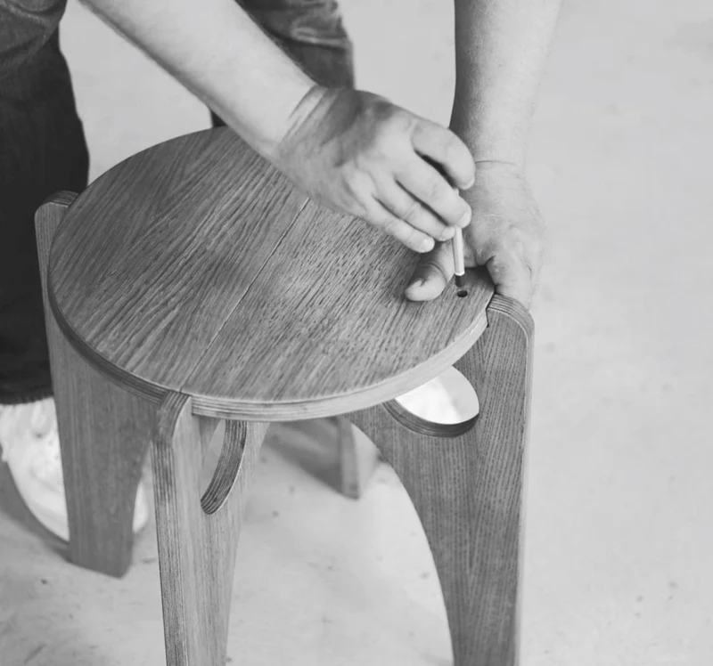 Design-Hocker TWIST | Werkzeuglose Montage & Retro-Chic
