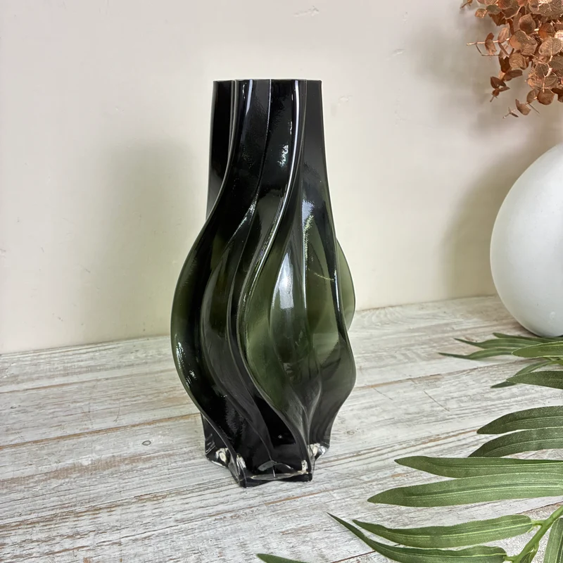PTMD Florence Vase Schwarz Dunkelgrün Glas Tischvase Gedrehte Form Deko