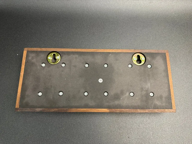 Messer oder Schlüsselleiste zur Wandbefestigung Nr. 130