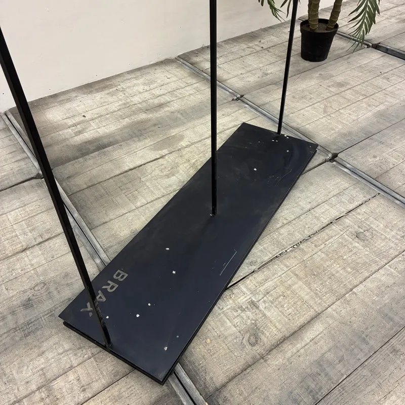 Brax Kleiderständer Schwarz 135x141 Metall Ladenbau Garderobenständer Gebraucht