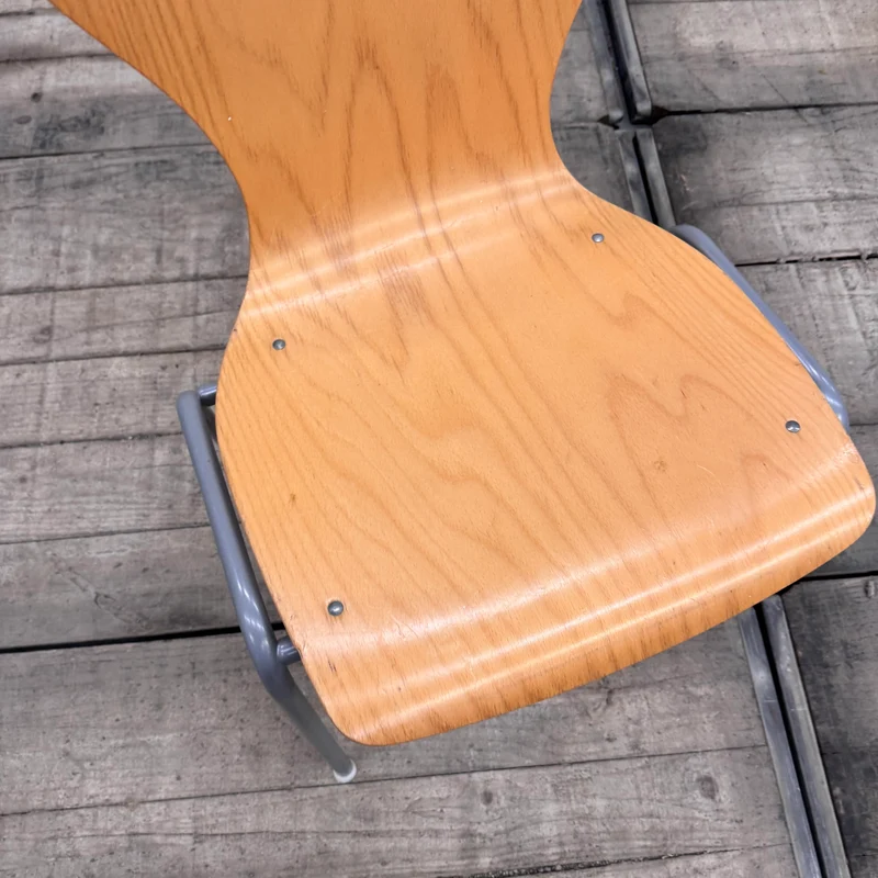 Vintage Schulstuhl Dunkelbraun Holz Metall Kufen-Gestell Stuhl Gebraucht