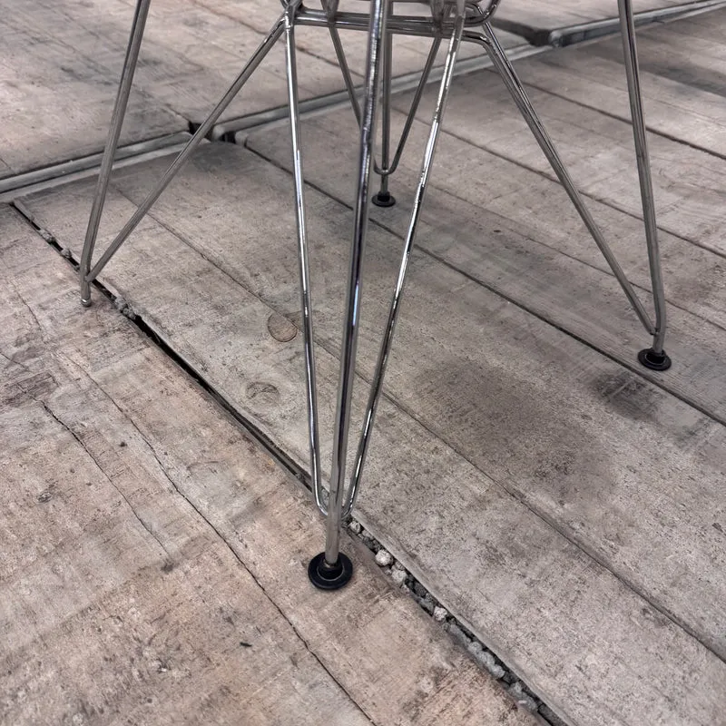 Schalenstuhl – Weiß Chrom Stuhl im Eames-Look gebraucht