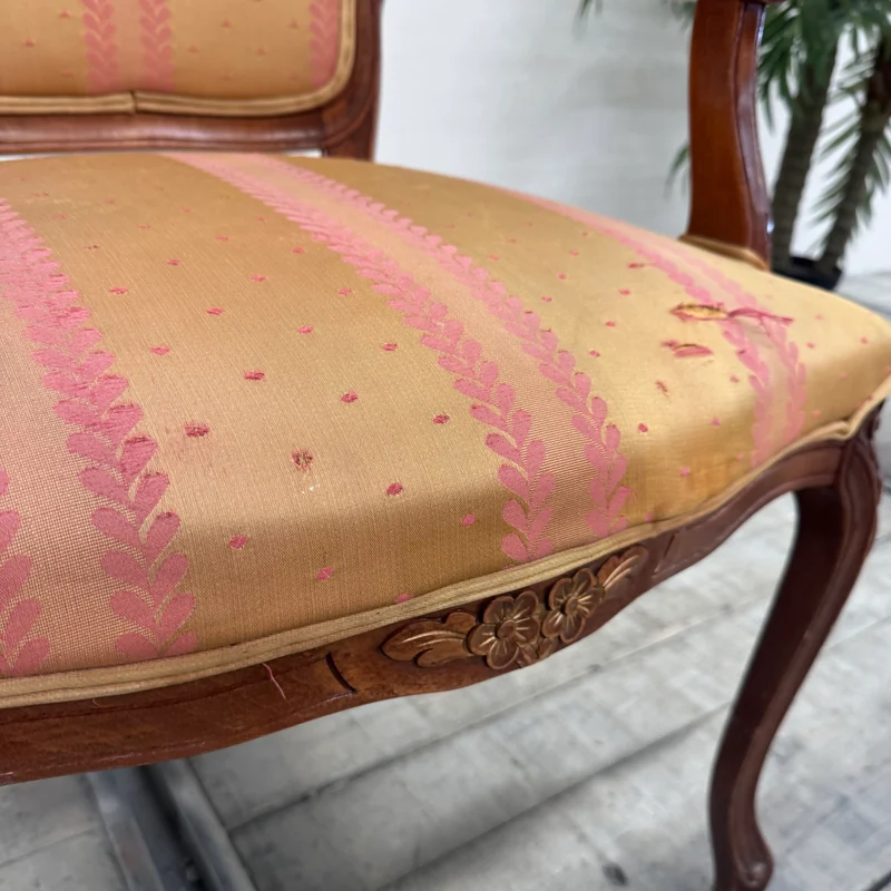 Stilmöbel Rokoko Armlehnstuhl Floral 5-Sterne Schlosshotel