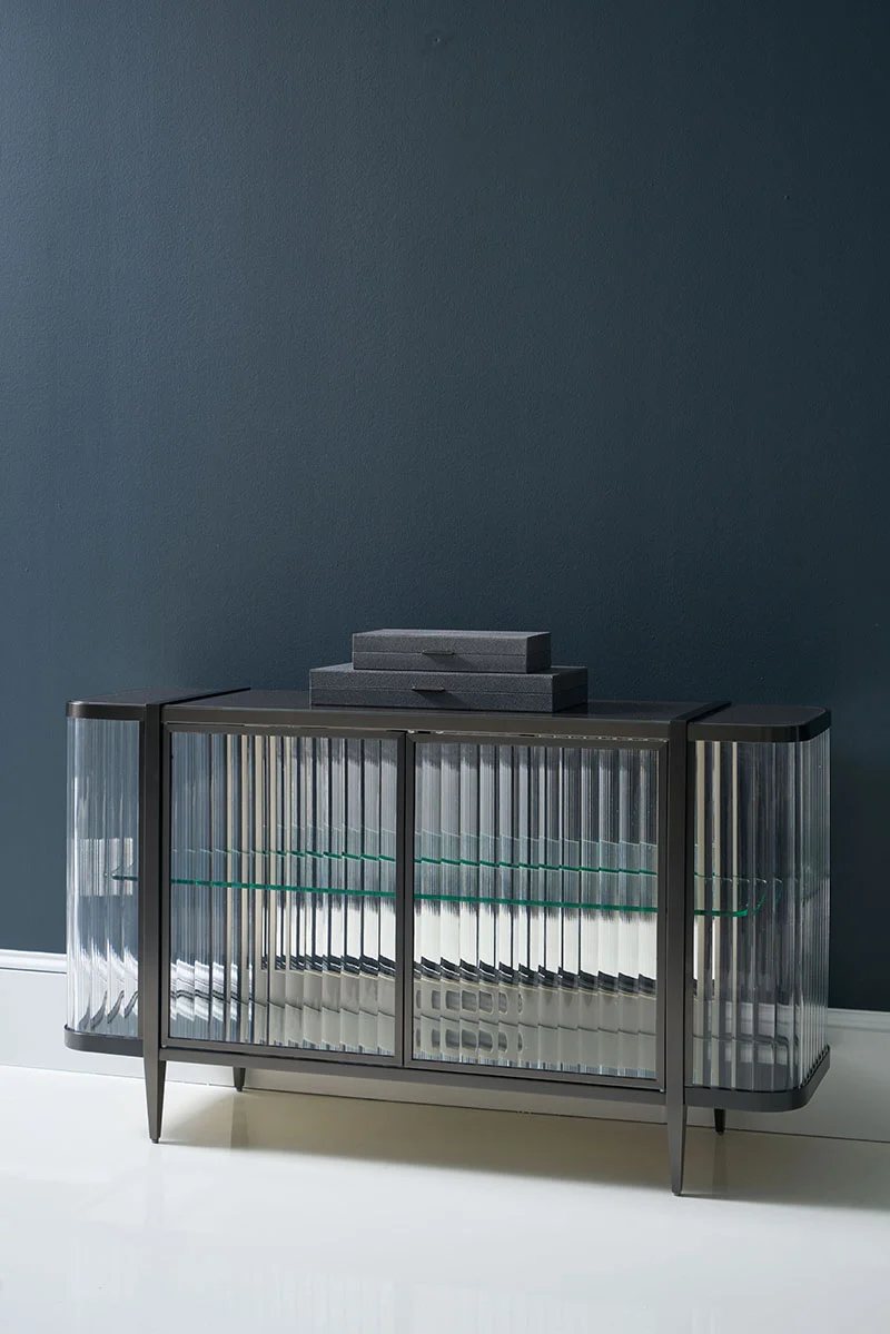 Caracole Stop And Stare Sideboard Buffet CLA-424-215B von instylior