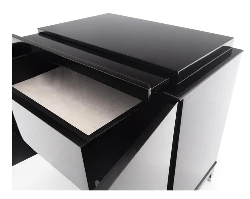 Christopher Guy handgearbeiteter Nachttisch 84-0038 von Instylior