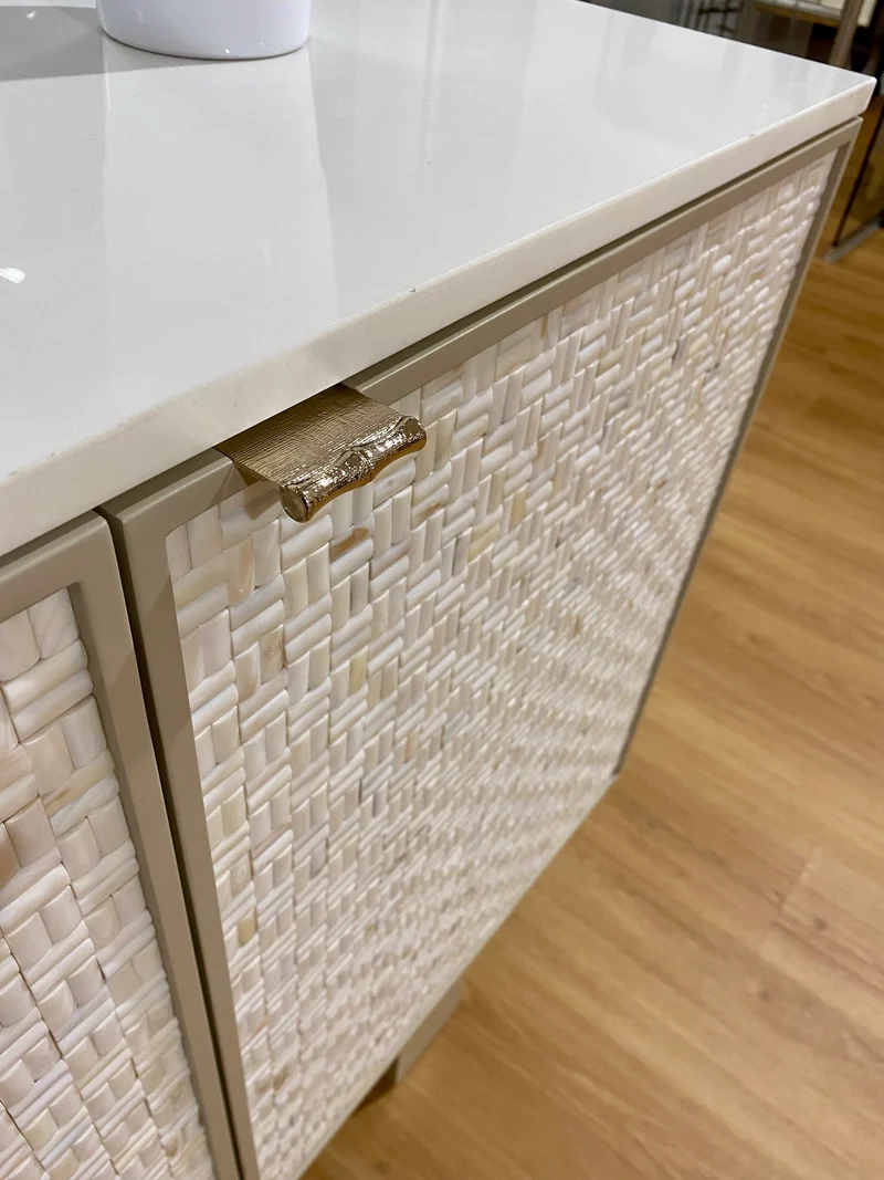 Caracole Bomb-Shell Sideboard CLA-416-441 von Instylior