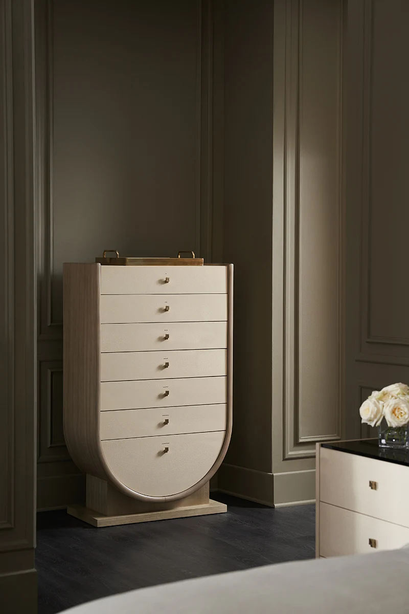 Caracole Kommode Dresser CLA-423-051 von Instylior