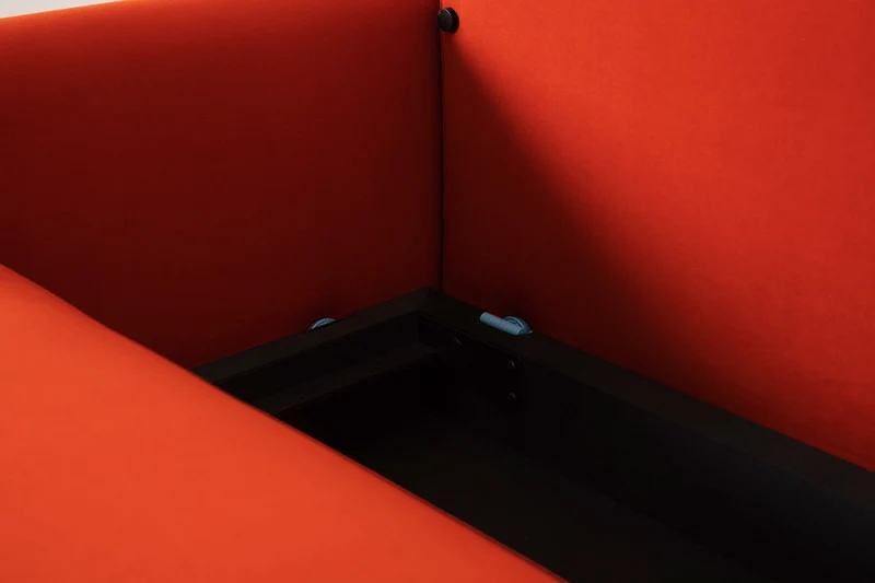 Model 04 Dreisitzer-Schlafsofa, Paprikarot