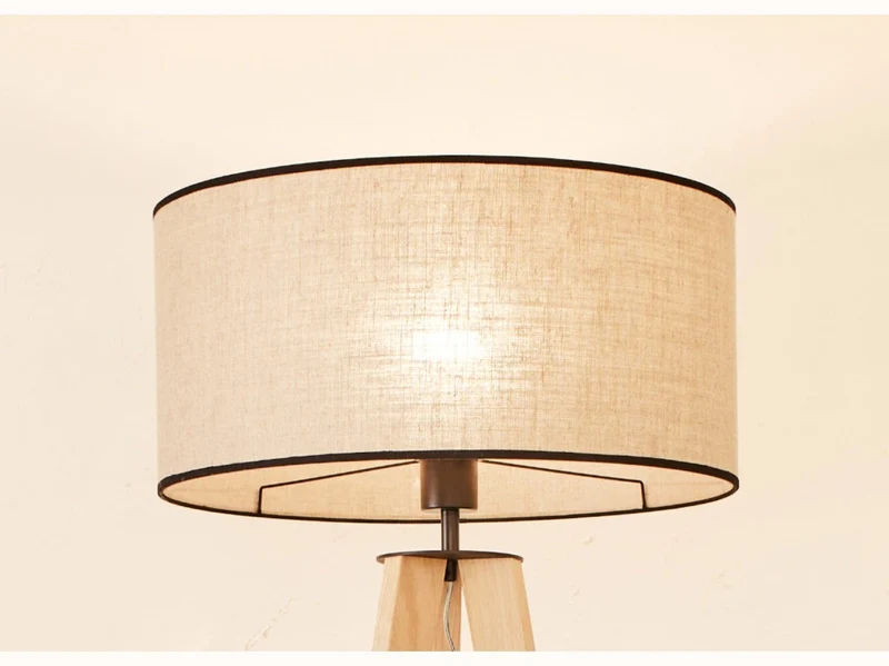Lampadaire trépied en bois NYA
