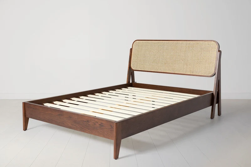 Bett 04 140cm x 200cm, Walnut