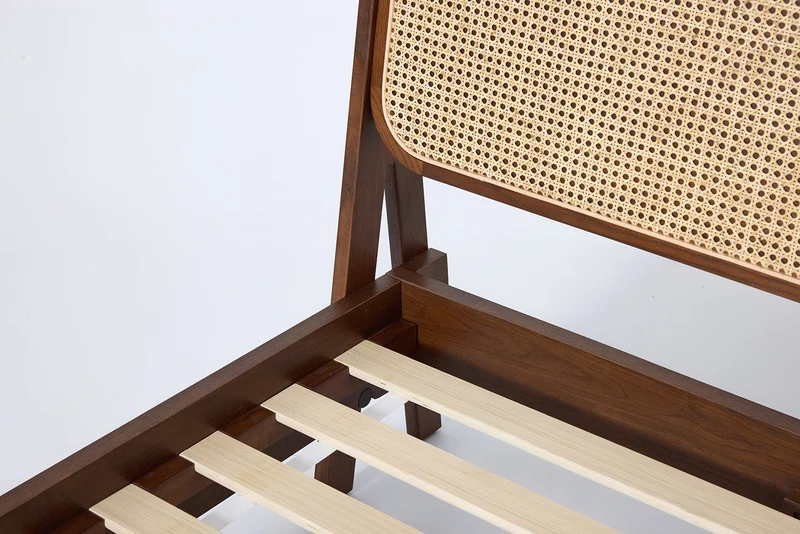 Bett 04 140cm x 200cm, Walnut