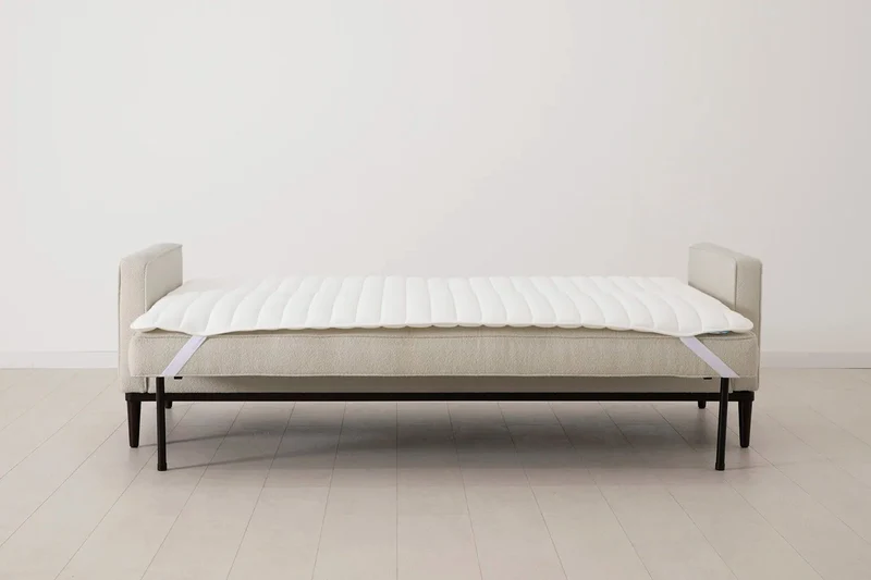 Model 02 Dreisitzer-Schlafsofa , Elfenbeinfarbe