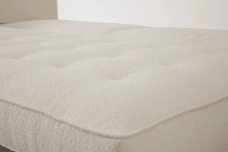 Model 02 Dreisitzer-Schlafsofa , Elfenbeinfarbe