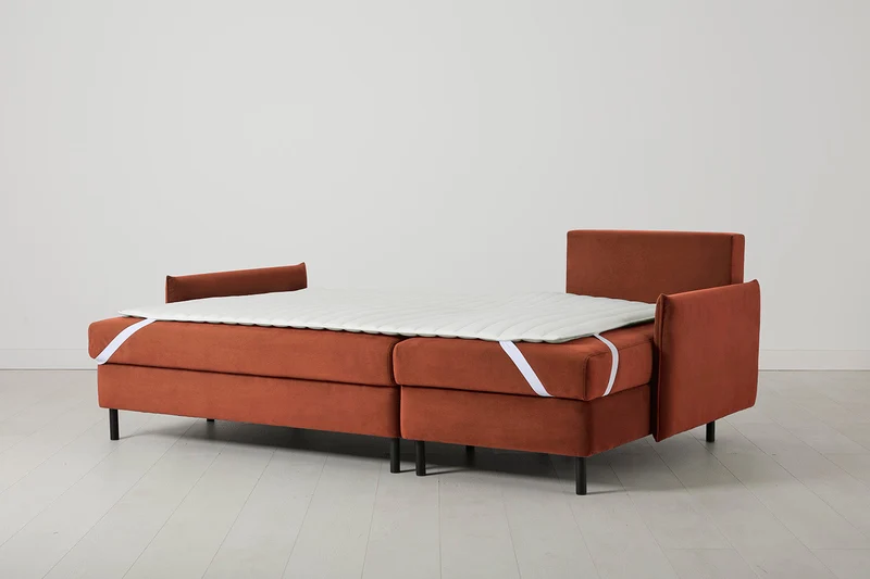Model 12 Dreisitzer-Schlafsofa mit Chaiselongue rechts, Ziegelrot