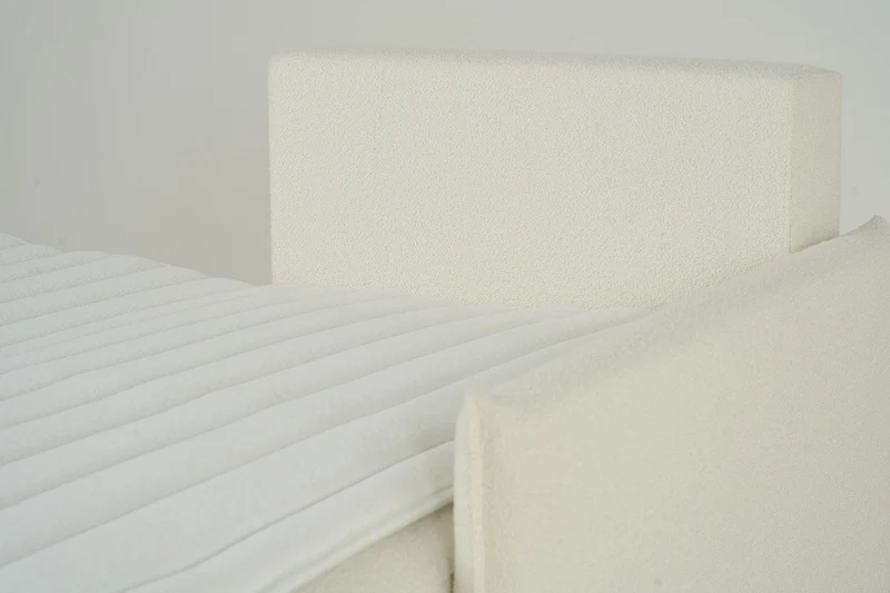 Model 12 Dreisitzer-Schlafsofa mit Chaiselongue rechts, Elfenbeinfarbe