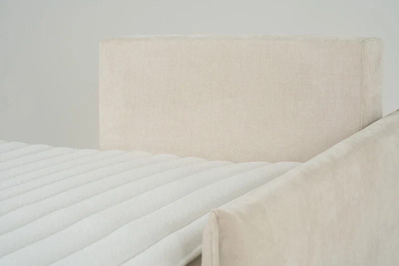Model 12 Dreisitzer-Schlafsofa mit Chaiselongue rechts, Kreideweiß