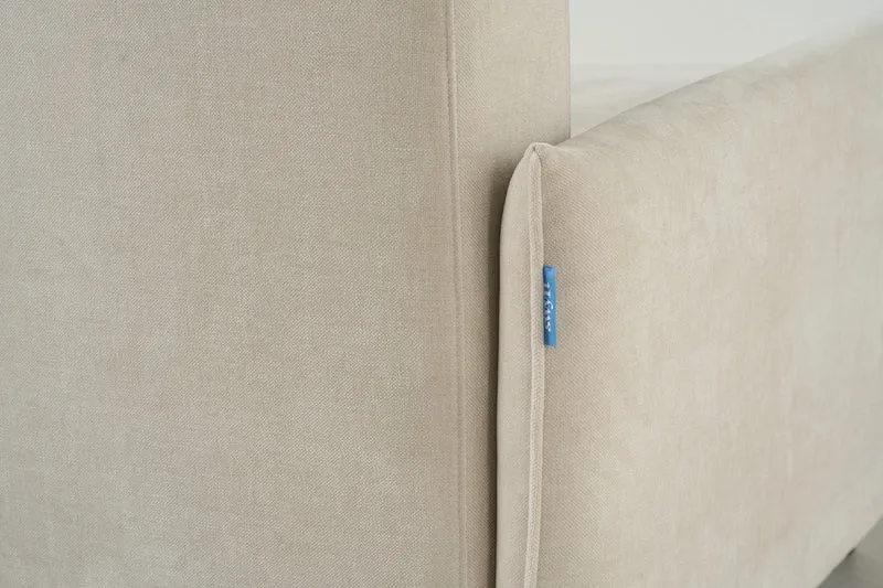Model 12 Dreisitzer-Schlafsofa mit Chaiselongue rechts, Kreideweiß