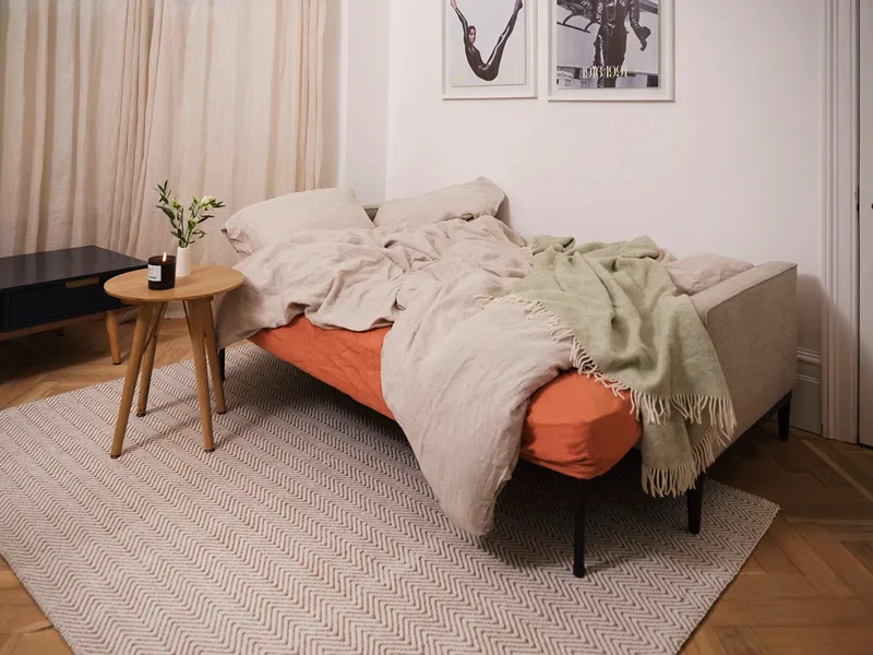 Model 02 Dreisitzer-Schlafsofa , Steingrau