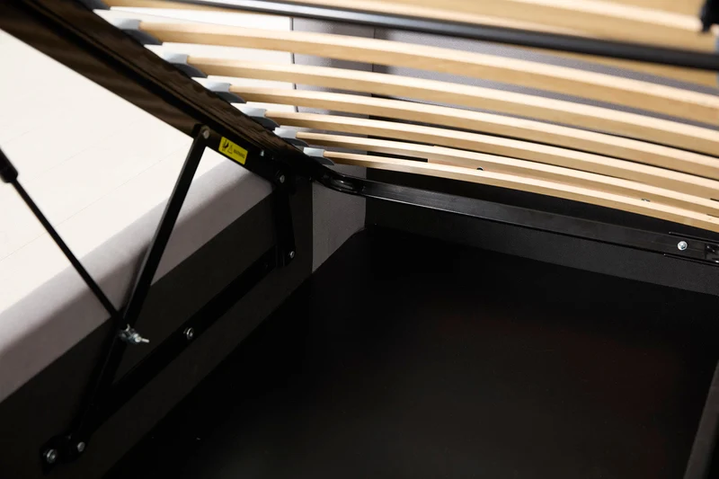 Bett 03 160cm x 200cm, Risso