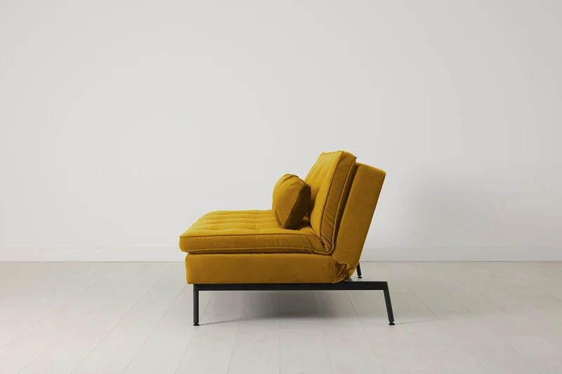 Model 11 Dreisitzer-Schlafsofa, Senfgelb