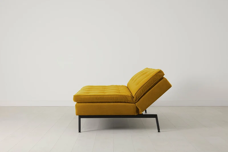 Model 11 Dreisitzer-Schlafsofa, Senfgelb