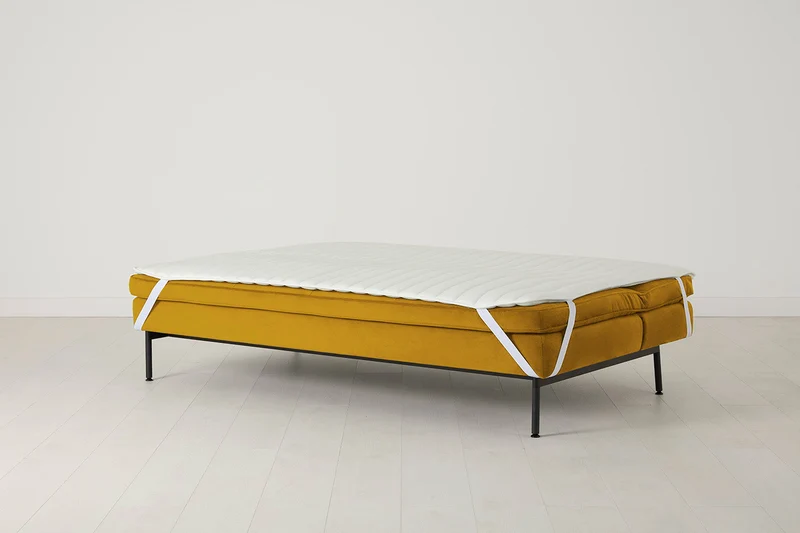 Model 11 Dreisitzer-Schlafsofa, Senfgelb