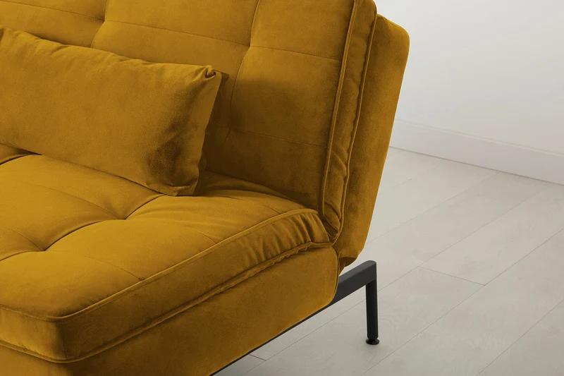 Model 11 Dreisitzer-Schlafsofa, Senfgelb