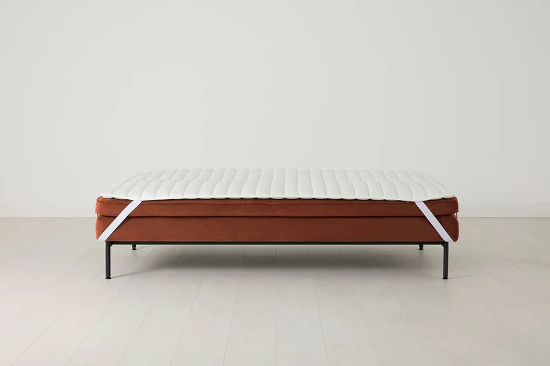 Model 11 Dreisitzer-Schlafsofa, Ziegelrot