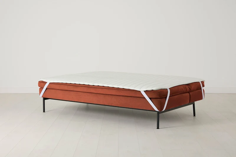 Model 11 Dreisitzer-Schlafsofa, Ziegelrot