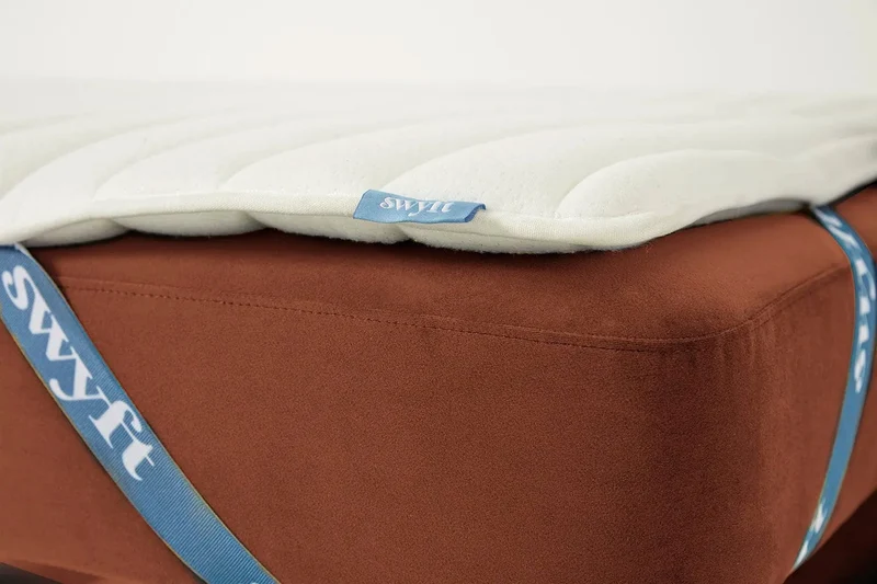 Model 04 Dreisitzer-Schlafsofa, Umbrabraun