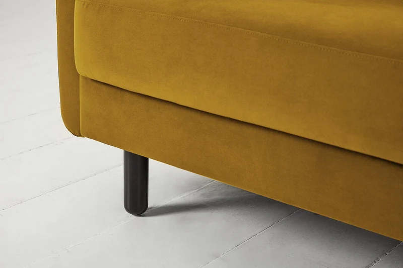 Model 04 Dreisitzer-Schlafsofa, Senfgelb