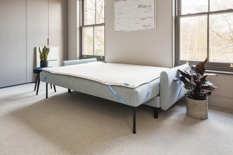 Model 04 Dreisitzer-Schlafsofa, Meerglasblau