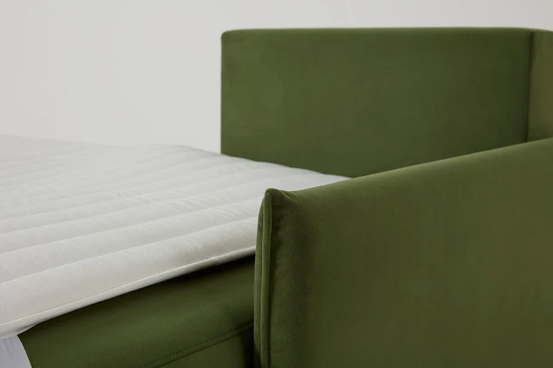 Model 12 Dreisitzer-Schlafsofa mit Chaiselongue links, Laubgrün