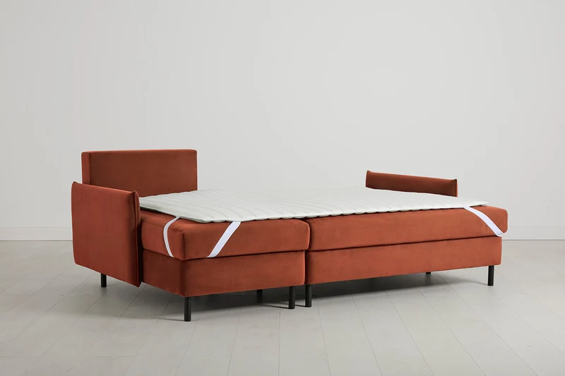Model 12 Dreisitzer-Schlafsofa mit Chaiselongue links, Ziegelrot