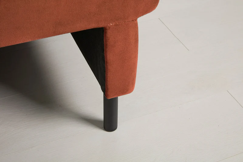 Model 12 Dreisitzer-Schlafsofa mit Chaiselongue links, Ziegelrot