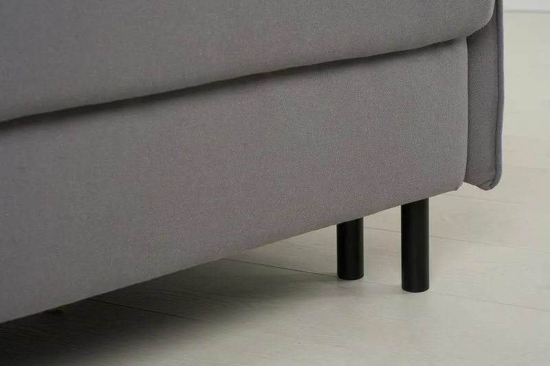 Model 12 Dreisitzer-Schlafsofa mit Chaiselongue links, Risso