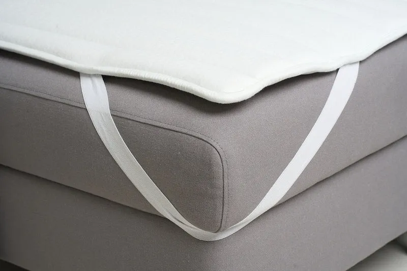 Model 12 Dreisitzer-Schlafsofa mit Chaiselongue links, Risso