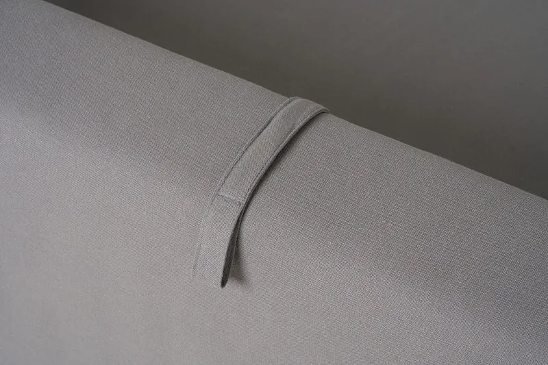 Model 12 Dreisitzer-Schlafsofa mit Chaiselongue links, Risso