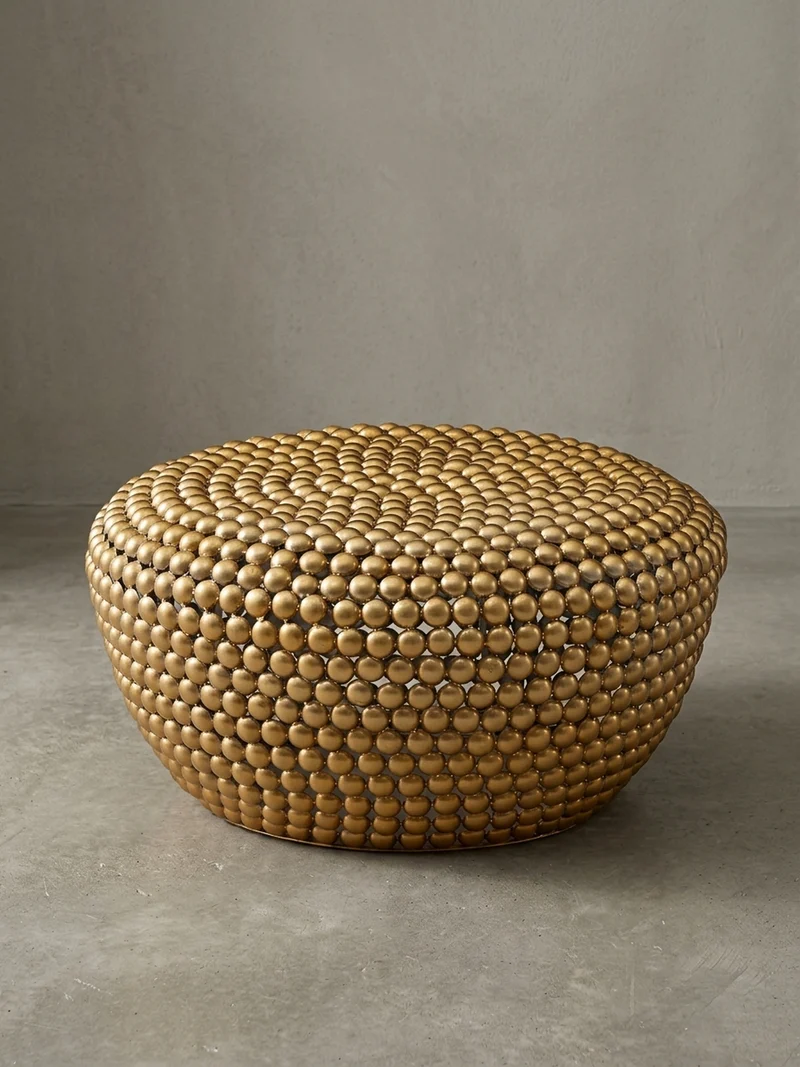 Beistelltisch im orientalischen Stil aus Aluminium mit abgerundeter Form