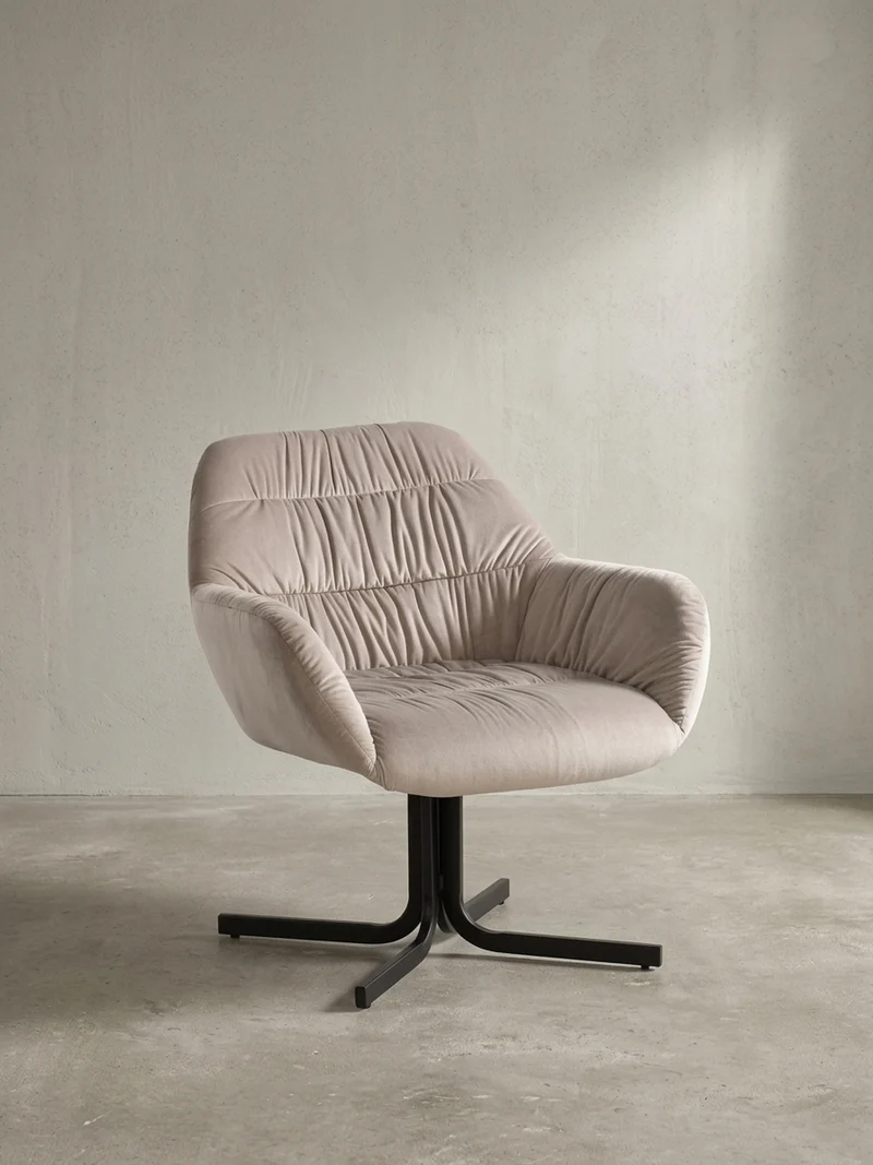 Loungesessel Samt mit Armlehnen und Metallgestell, gepolsterter Schalensitz, Beige 64x68x74 cm