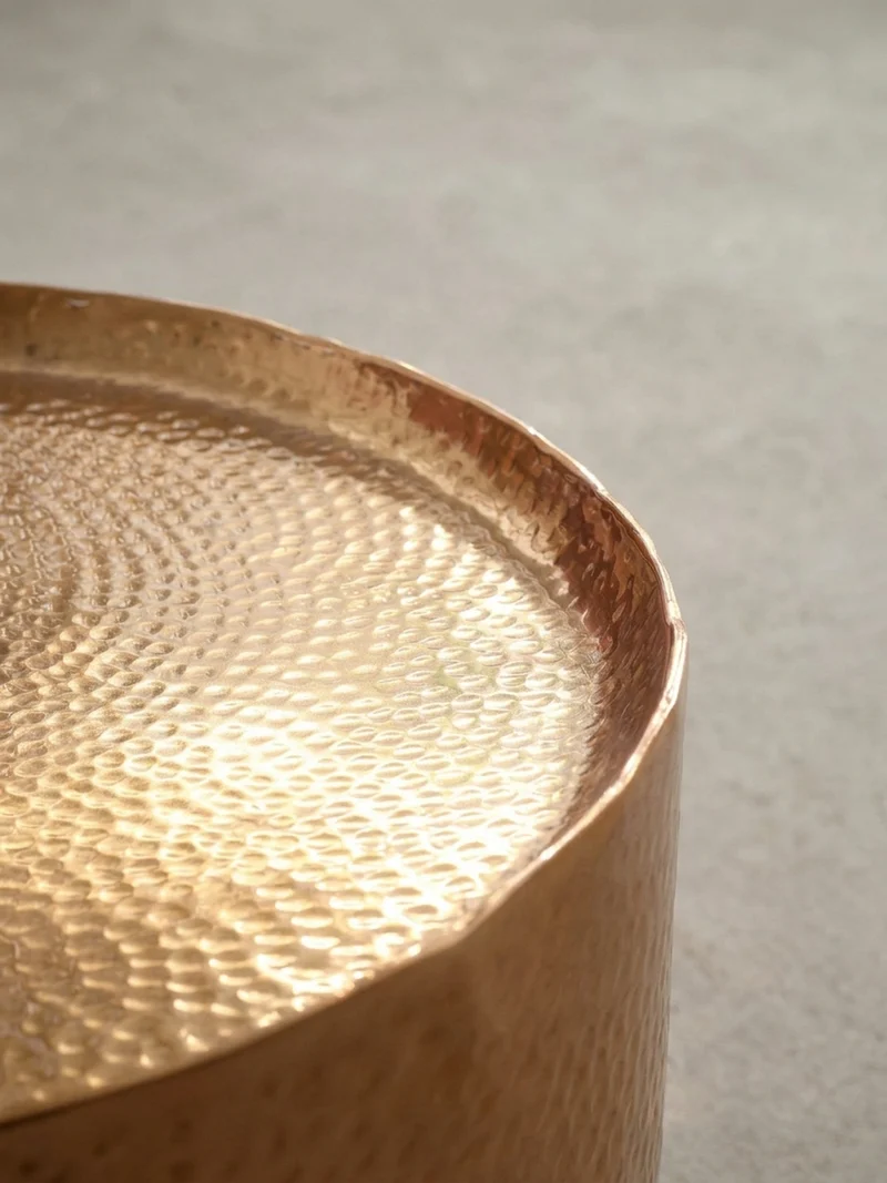 Couchtisch Orientalisch mit Hammerschlag-Struktur aus Aluminium und hohler Bauweise